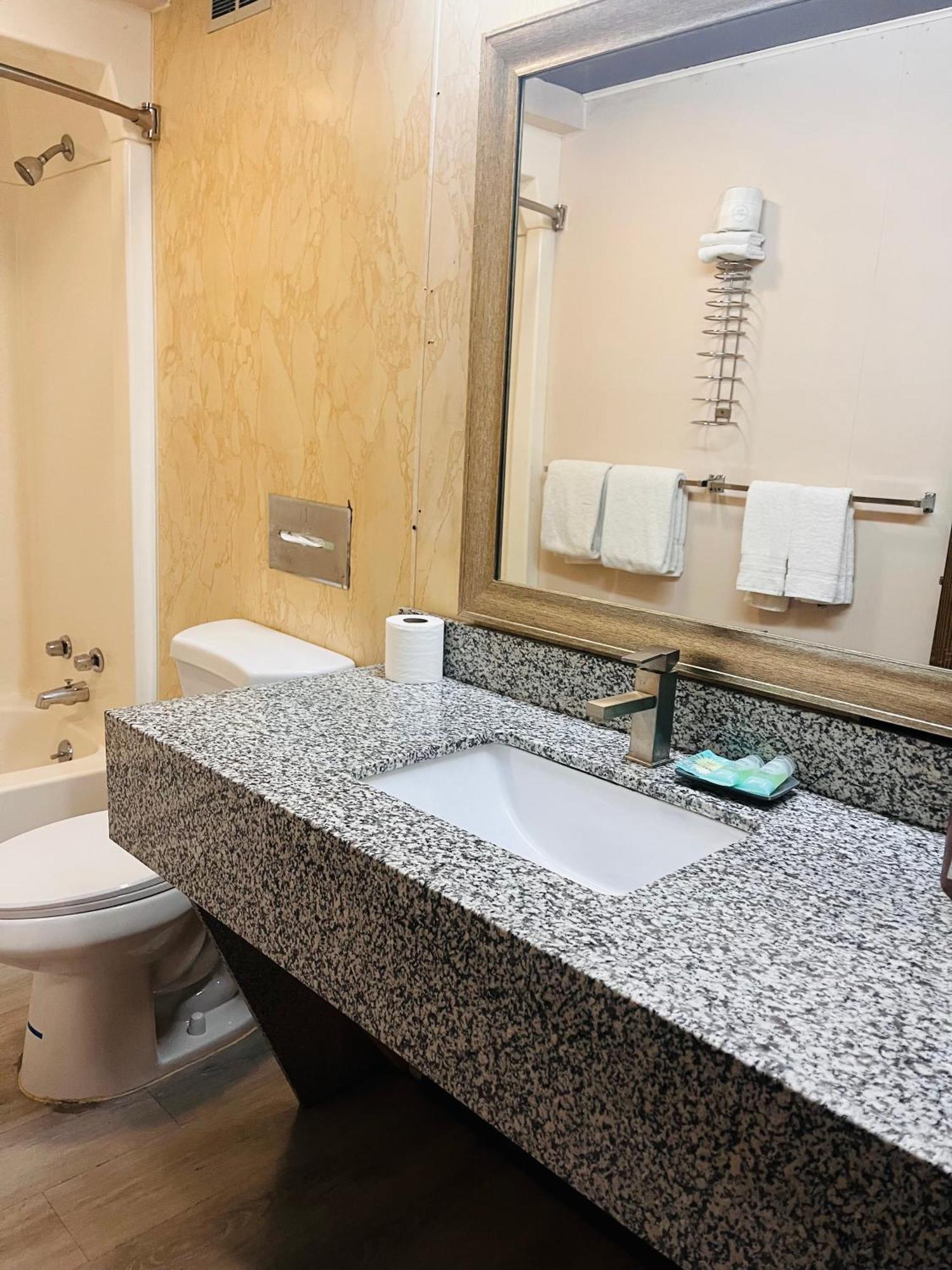 Mountain Inn Iron Mountain Ngoại thất bức ảnh