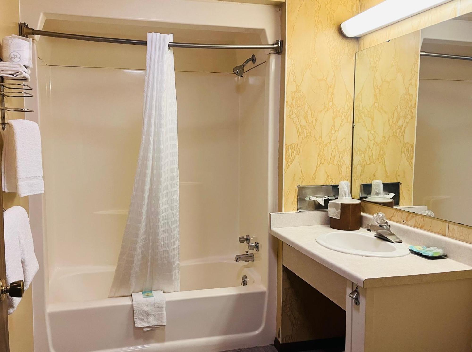 Mountain Inn Iron Mountain Ngoại thất bức ảnh